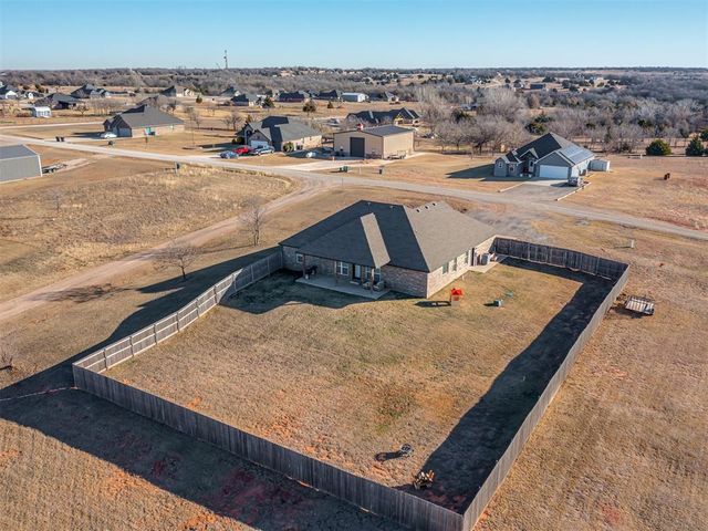 2172 County Street 2973, Blanchard, OK 73010