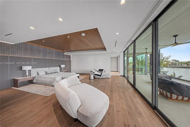 1400 W Lake Drive, Fort Lauderdale, FL 33316