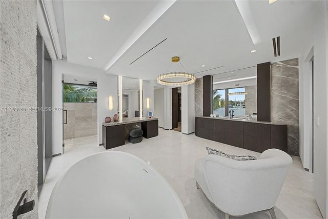 1400 W Lake Drive, Fort Lauderdale, FL 33316