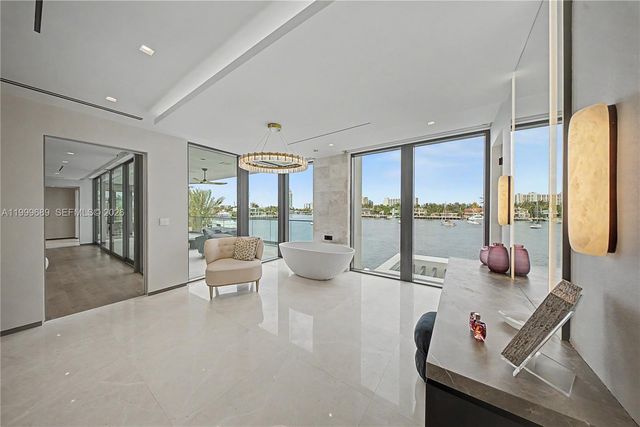 1400 W Lake Drive, Fort Lauderdale, FL 33316
