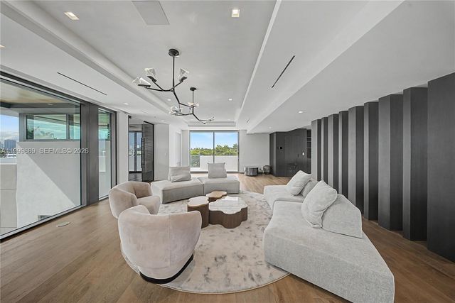 1400 W Lake Drive, Fort Lauderdale, FL 33316