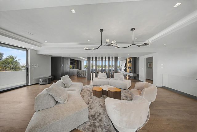 1400 W Lake Drive, Fort Lauderdale, FL 33316