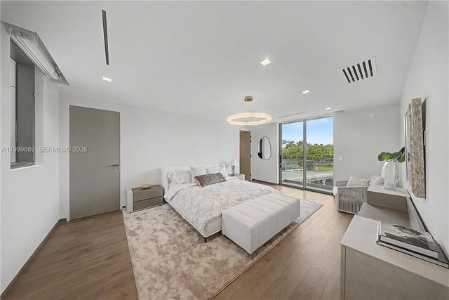 1400 W Lake Drive, Fort Lauderdale, FL 33316