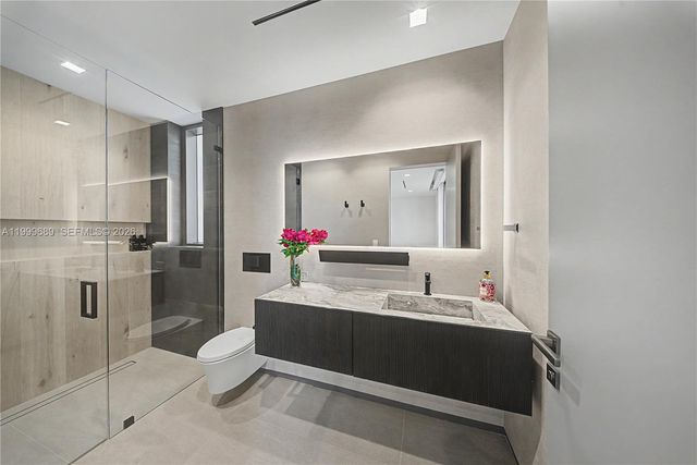 1400 W Lake Drive, Fort Lauderdale, FL 33316
