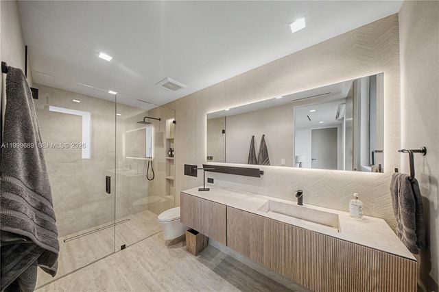 1400 W Lake Drive, Fort Lauderdale, FL 33316