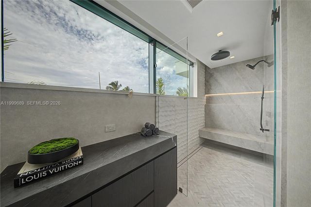 1400 W Lake Drive, Fort Lauderdale, FL 33316
