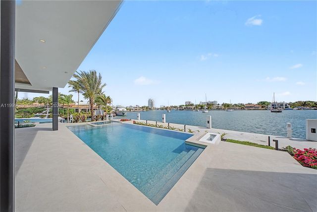 1400 W Lake Drive, Fort Lauderdale, FL 33316