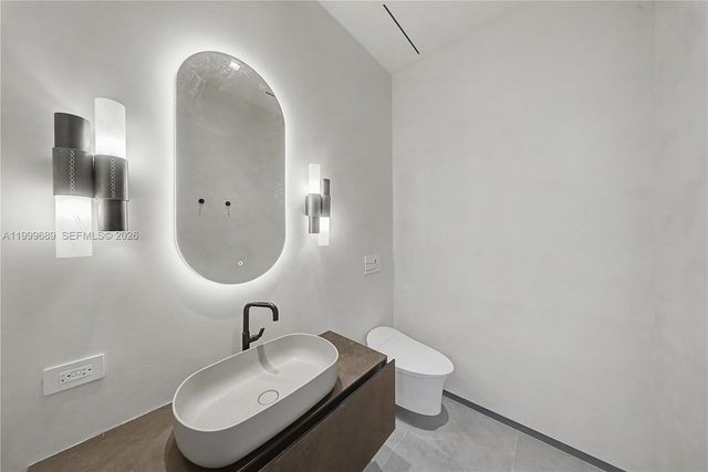 1400 W Lake Drive, Fort Lauderdale, FL 33316