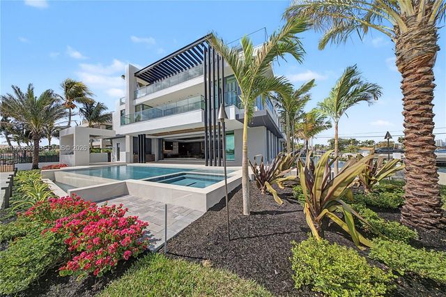 1400 W Lake Drive, Fort Lauderdale, FL 33316