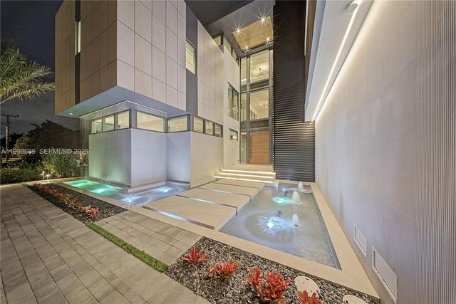1400 W Lake Drive, Fort Lauderdale, FL 33316