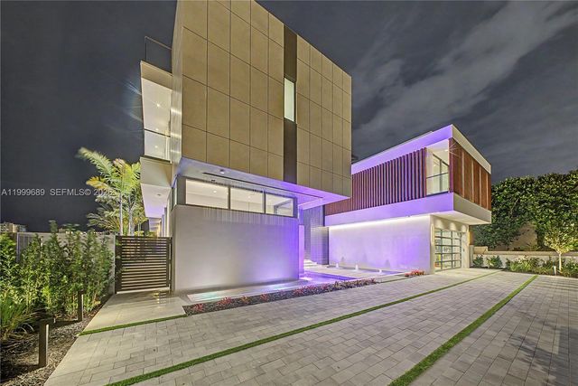 1400 W Lake Drive, Fort Lauderdale, FL 33316