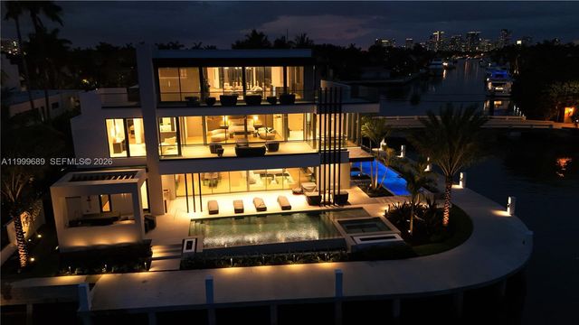 1400 W Lake Drive, Fort Lauderdale, FL 33316