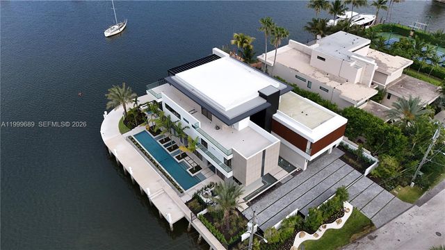 1400 W Lake Drive, Fort Lauderdale, FL 33316