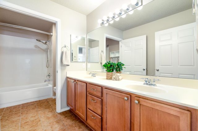 212 Riesling Road, Bernalillo, NM 87004