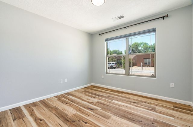 212 Riesling Road, Bernalillo, NM 87004