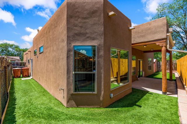 212 Riesling Road, Bernalillo, NM 87004
