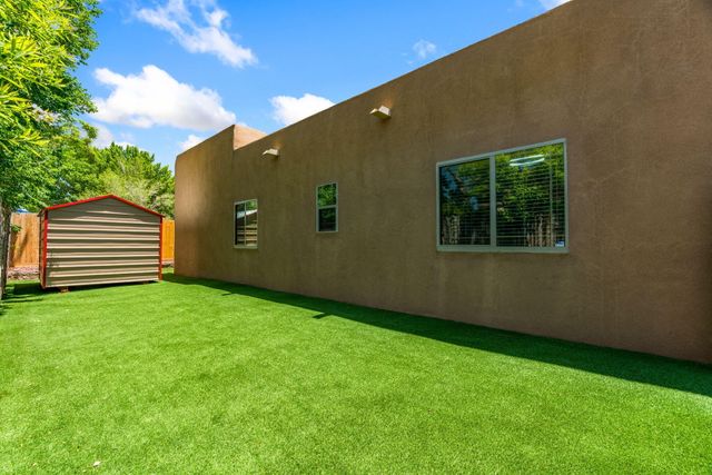 212 Riesling Road, Bernalillo, NM 87004
