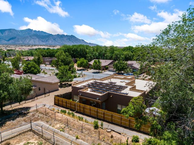 212 Riesling Road, Bernalillo, NM 87004