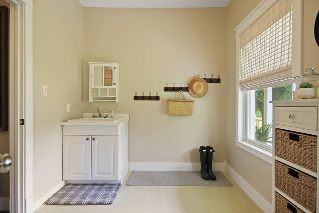 5200 N LOCUST GROVE CHURCH RD, Columbia, MO 65202