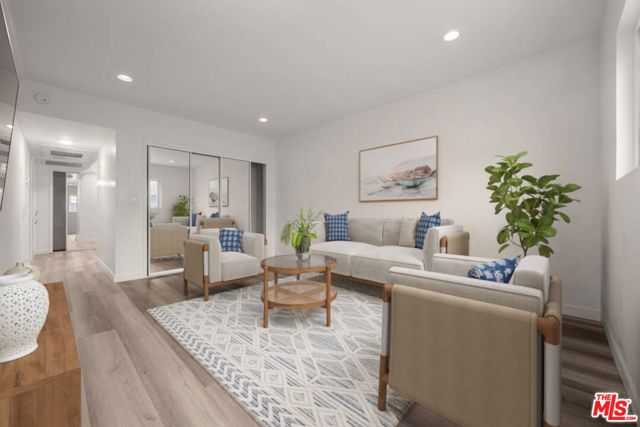 423 S Rexford Drive 202, Beverly Hills, CA 90212