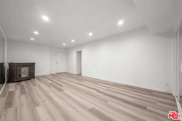 423 S Rexford Drive 202, Beverly Hills, CA 90212