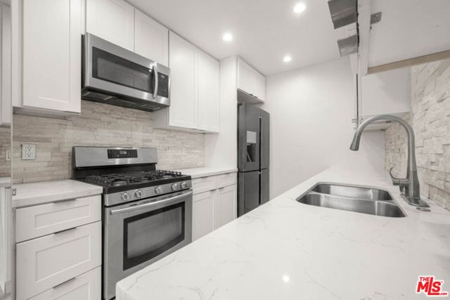 423 S Rexford Drive 202, Beverly Hills, CA 90212