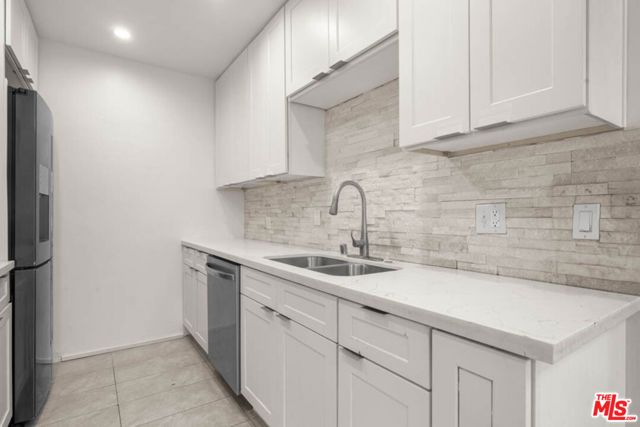 423 S Rexford Drive 202, Beverly Hills, CA 90212