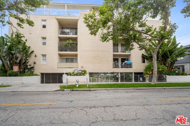 423 S Rexford Drive 202, Beverly Hills, CA 90212