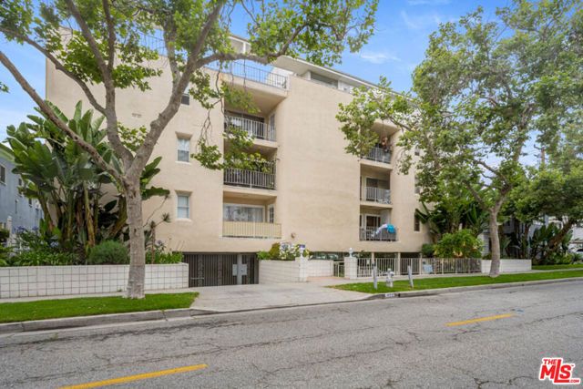 423 S Rexford Drive 202, Beverly Hills, CA 90212