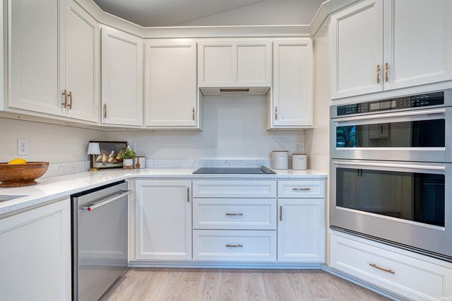 6755 Old Stonehouse Drive, Newburgh, IN 47630