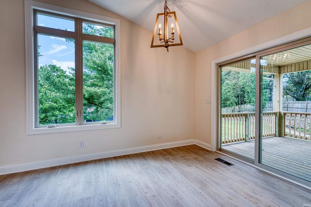 6755 Old Stonehouse Drive, Newburgh, IN 47630