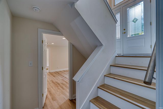 6755 Old Stonehouse Drive, Newburgh, IN 47630