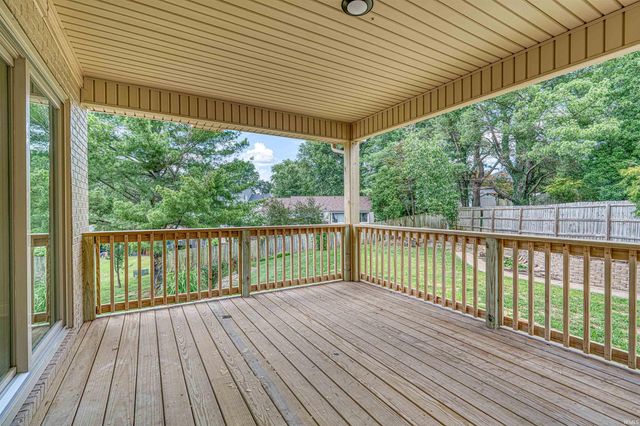 6755 Old Stonehouse Drive, Newburgh, IN 47630