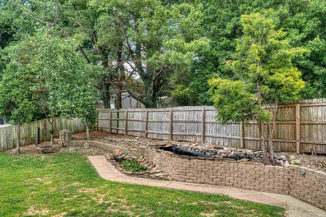 6755 Old Stonehouse Drive, Newburgh, IN 47630