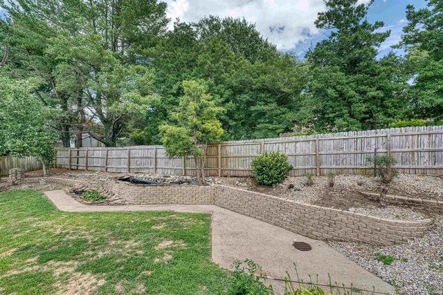 6755 Old Stonehouse Drive, Newburgh, IN 47630