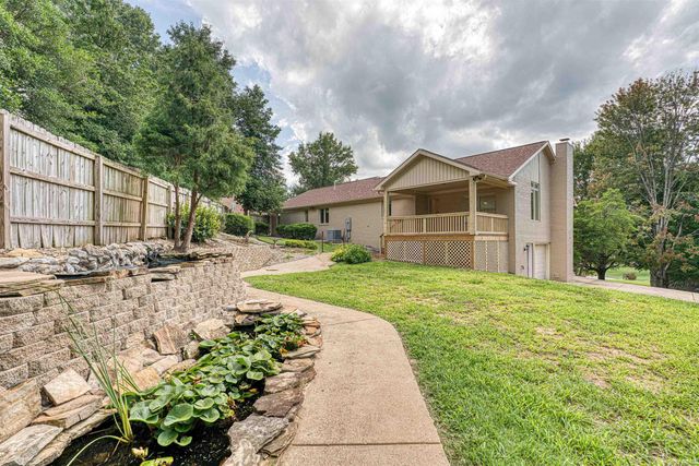 6755 Old Stonehouse Drive, Newburgh, IN 47630