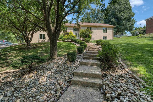 6755 Old Stonehouse Drive, Newburgh, IN 47630