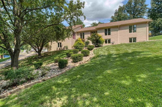 6755 Old Stonehouse Drive, Newburgh, IN 47630