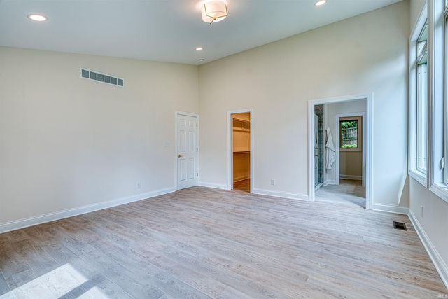 6755 Old Stonehouse Drive, Newburgh, IN 47630