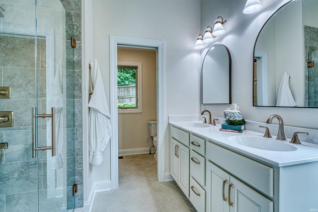 6755 Old Stonehouse Drive, Newburgh, IN 47630