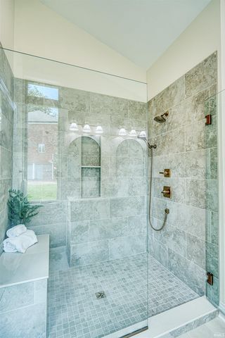 6755 Old Stonehouse Drive, Newburgh, IN 47630