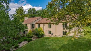 6755 Old Stonehouse Drive, Newburgh, IN 47630