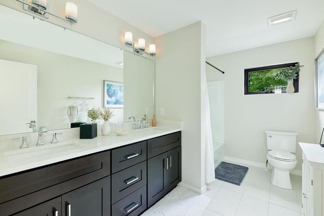 13680 W Upland Ridge COURT, New Berlin, WI 53151