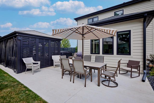 13680 W Upland Ridge COURT, New Berlin, WI 53151