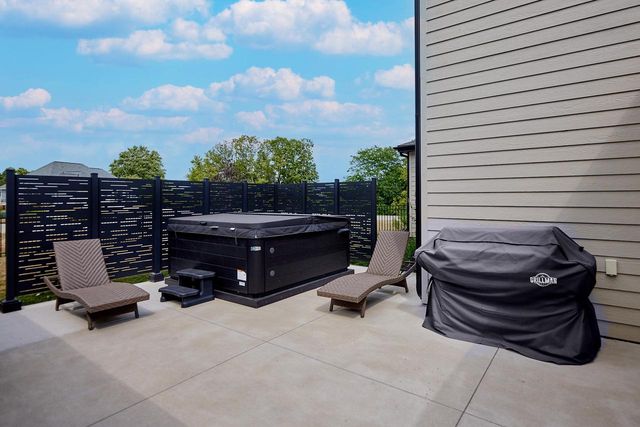 13680 W Upland Ridge COURT, New Berlin, WI 53151