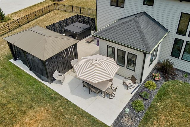 13680 W Upland Ridge COURT, New Berlin, WI 53151