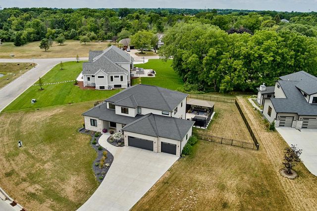 13680 W Upland Ridge COURT, New Berlin, WI 53151