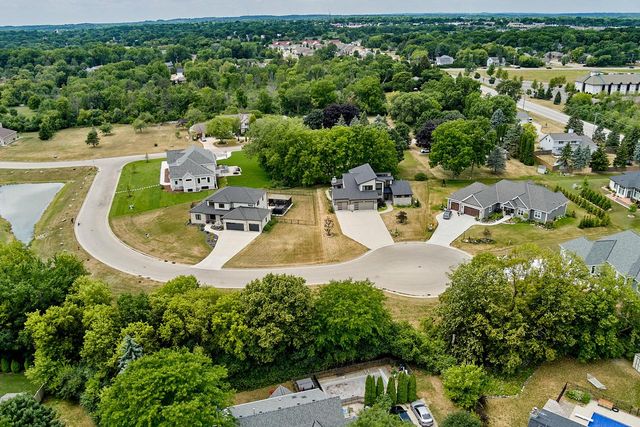 13680 W Upland Ridge COURT, New Berlin, WI 53151