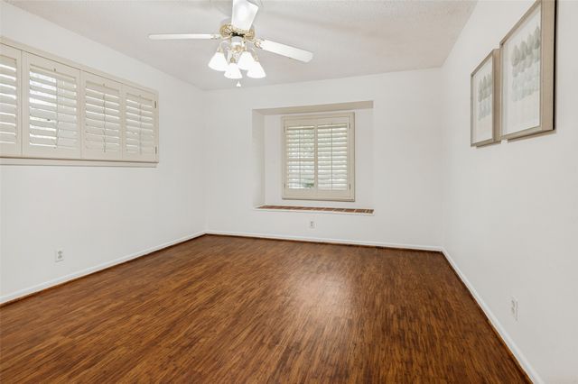832 Wheelwood Drive, Hurst, TX 76053