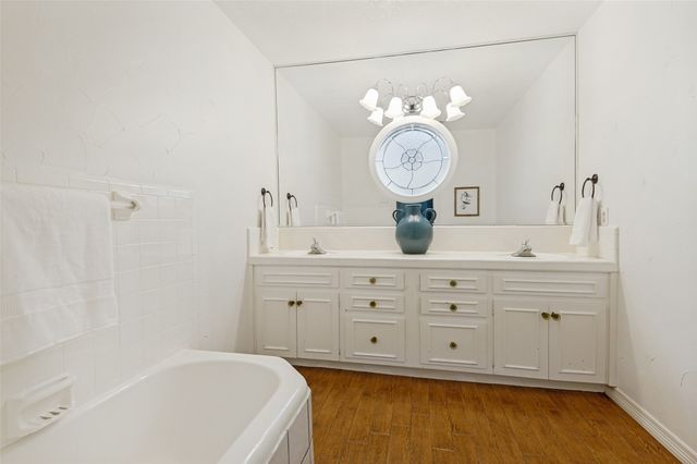 832 Wheelwood Drive, Hurst, TX 76053
